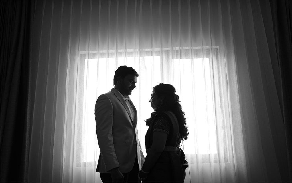 Which studio provides creative and best couple photos in Madurai?